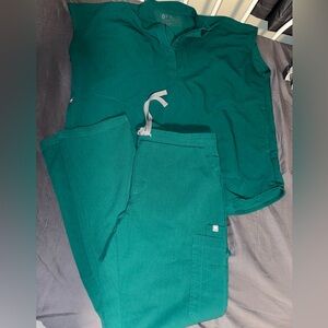 FIGS M Rafaela top & Yola bottoms Hunter Green